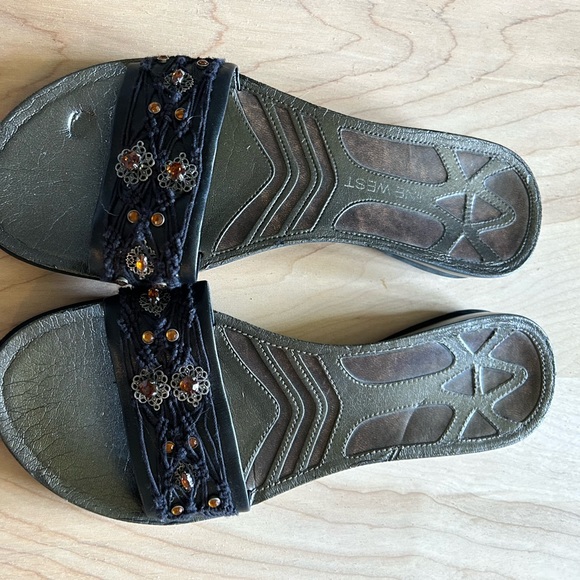 Nine West Flats - Picture 1 of 1